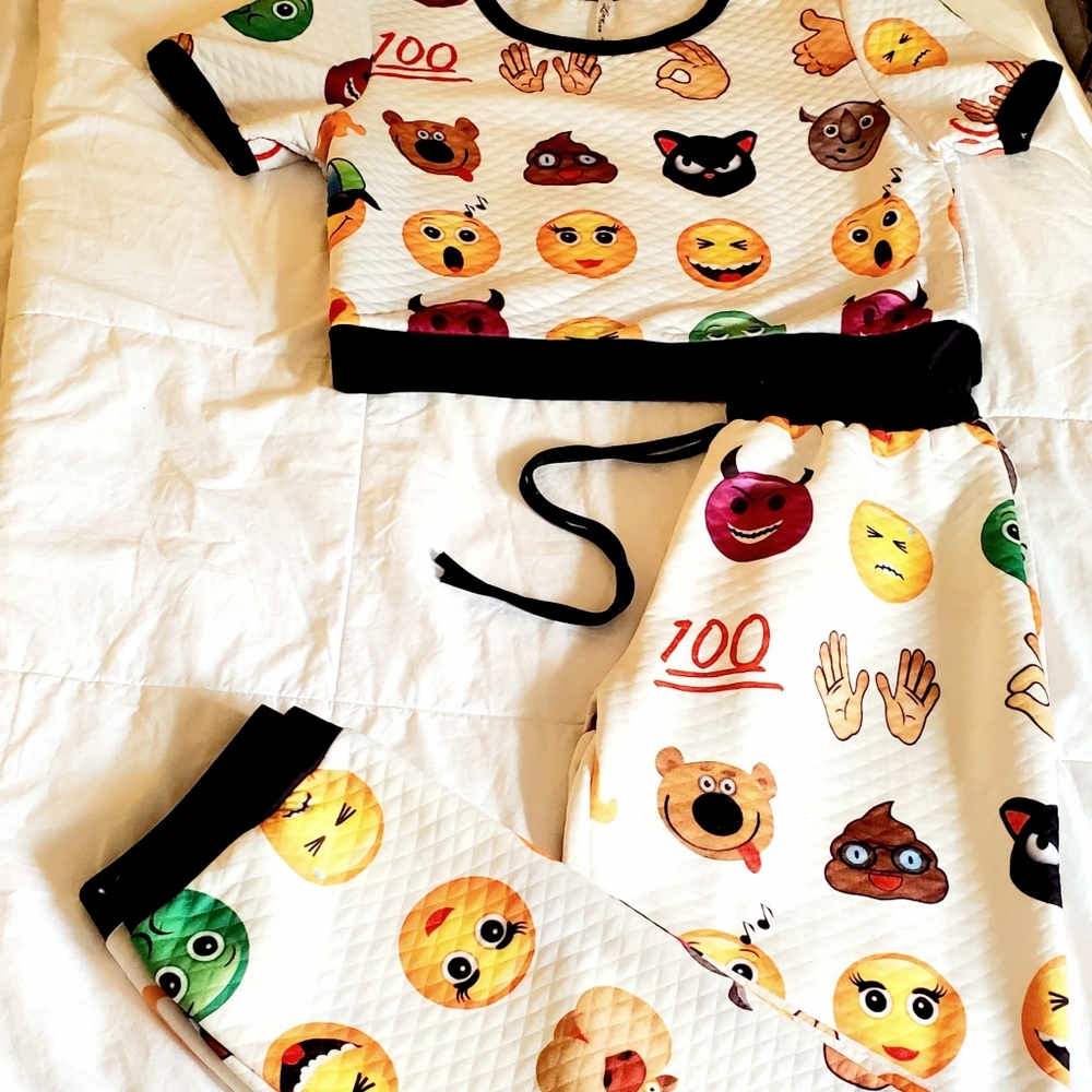 Emoji Outfit